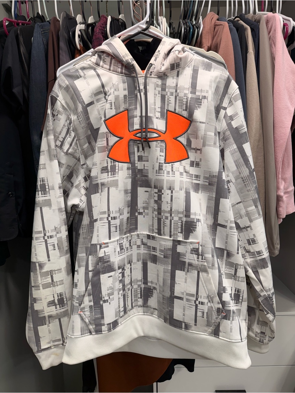 Men’s Under Armour XL hoodie
